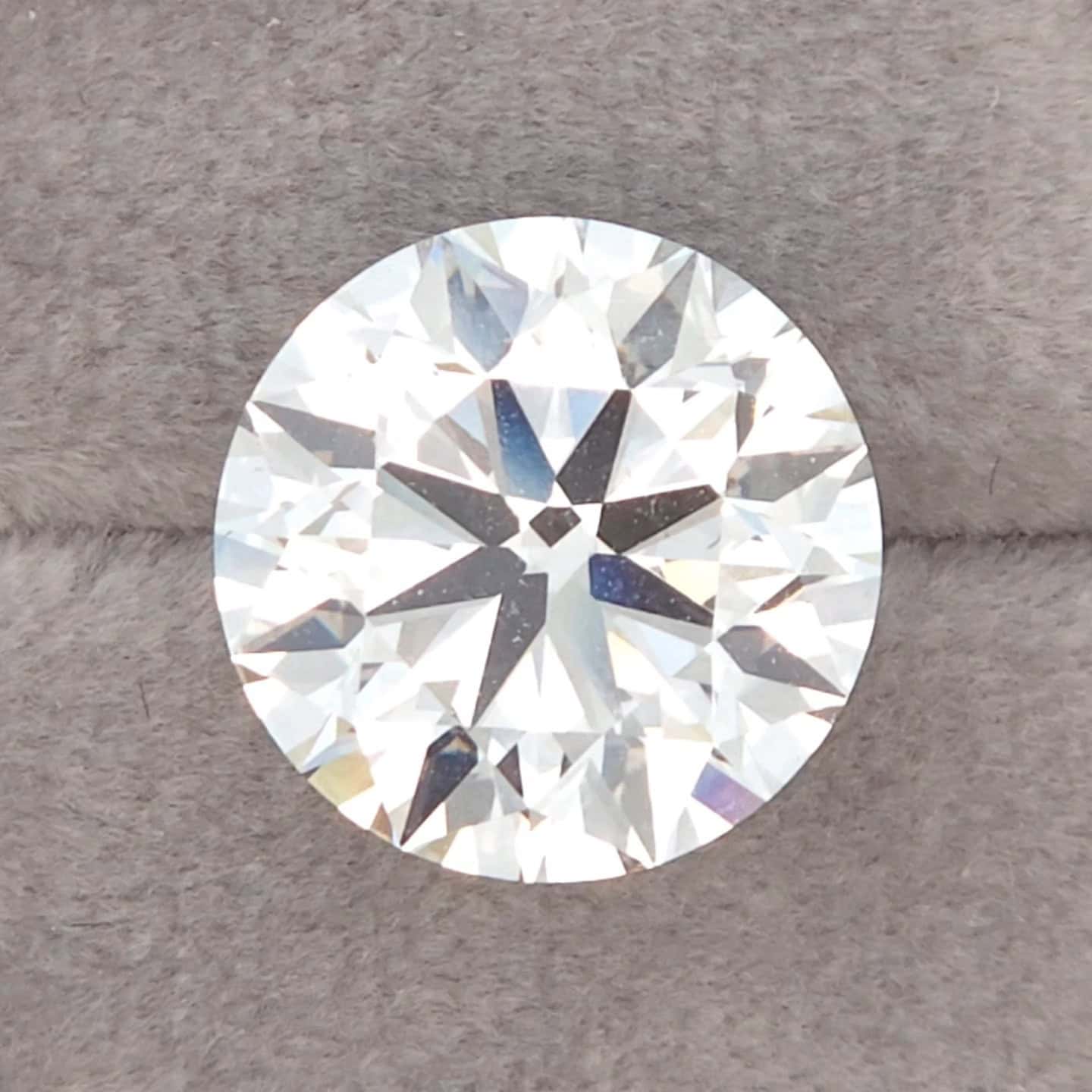 Lowest Price Eco Diamond – 5.27 ct Round D-VVS2 IGI LG589312248 - Ideal cut, Excellent symmetry, Excellent polish.