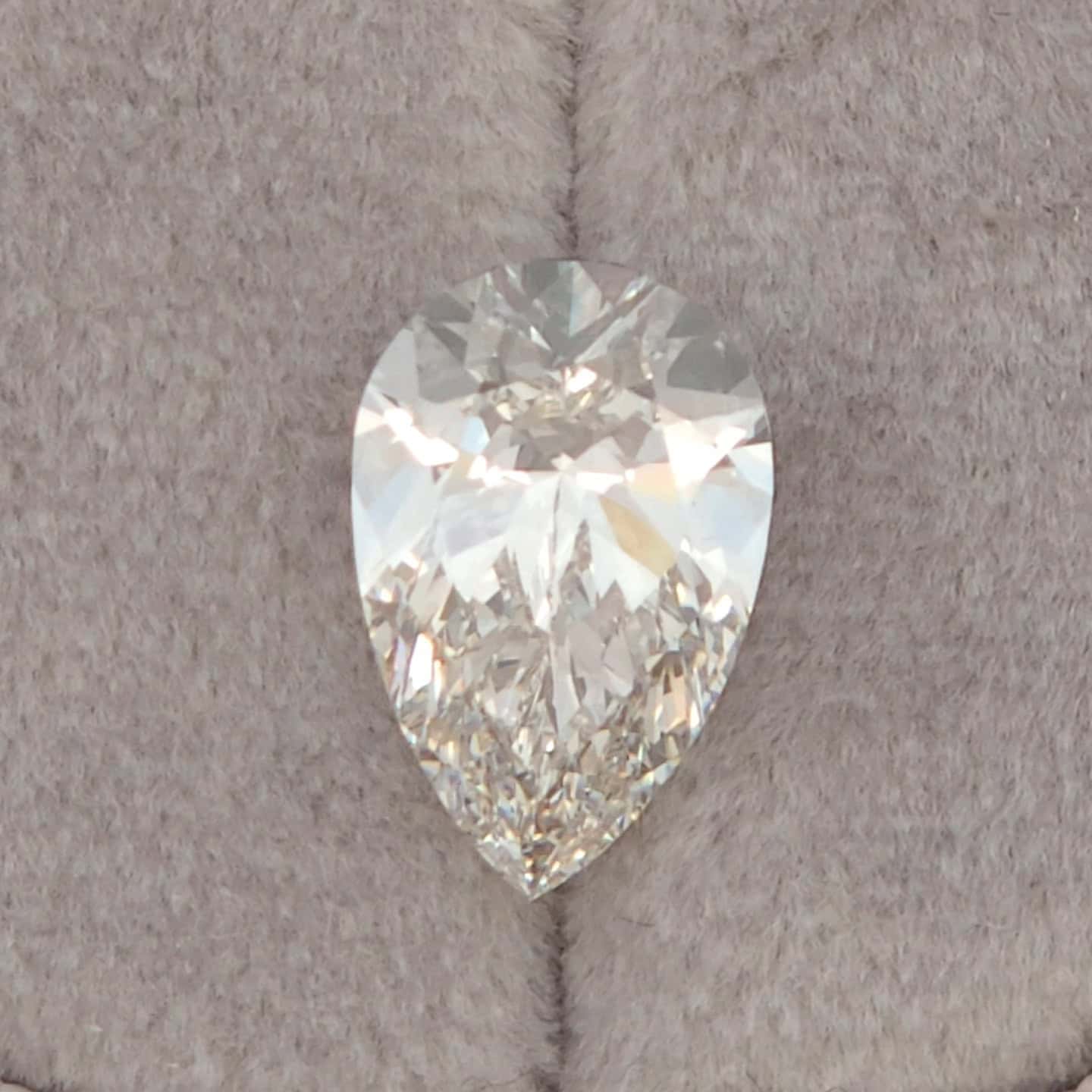 Lowest Price Eco Diamond - 2.07 ct Pear G-VVS2 IGI LG594344409 - Excellent symmetry, Excellent polish.