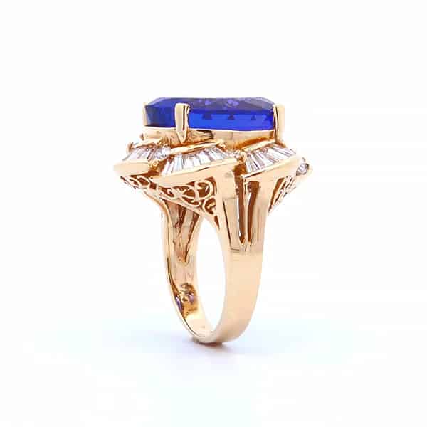 17 carat tanzanite ring in 14k gold