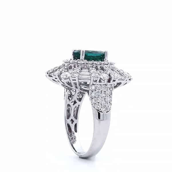 green tourmaline 4 carat ring in 18k gold