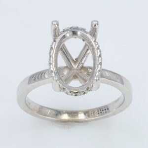 Oval Hidden Halo Diamond Semi Mount (1/10cttw)