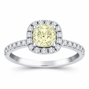 Diamond Halo Engagement Ring (1 1/2cttw)