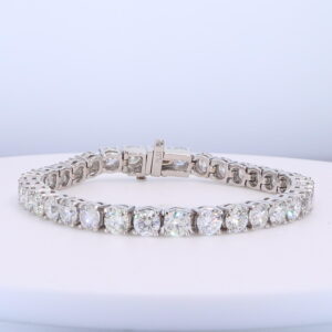 17ct Diamond Tennis Bracelet in Platinum