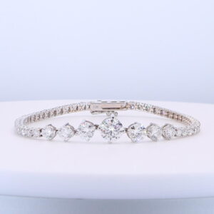 5.55ct Lab-Grown Graduating Tennis Bracelet in 10k Gold