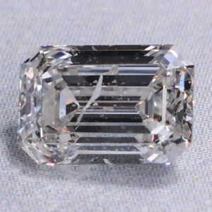 Natural 0.9 Carat   Emerald Diamond